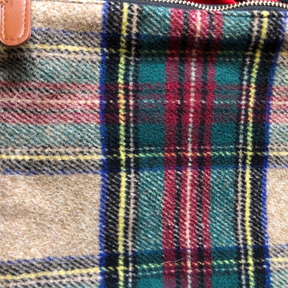 Crossbody/Wristlet - Picture 4 of 9